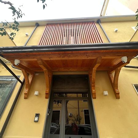 Affittacamere Il Teatro โครโตเน ภายนอก รูปภาพ